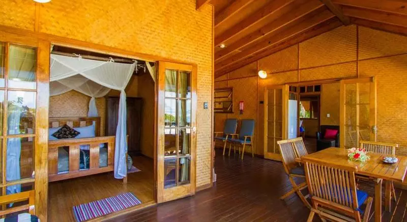 Отель 1770 Beach Shacks