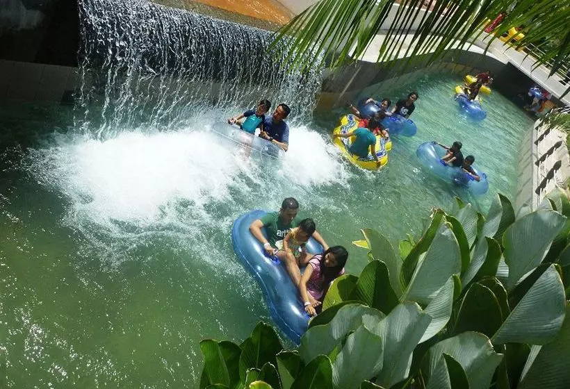 Otel Caribbean Bay Resort Bukit Gambang Resort City