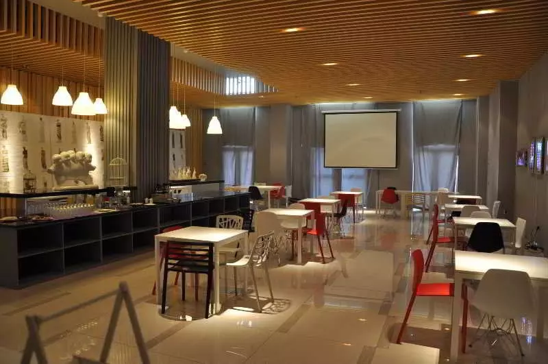 هتل E518 Boutique Art