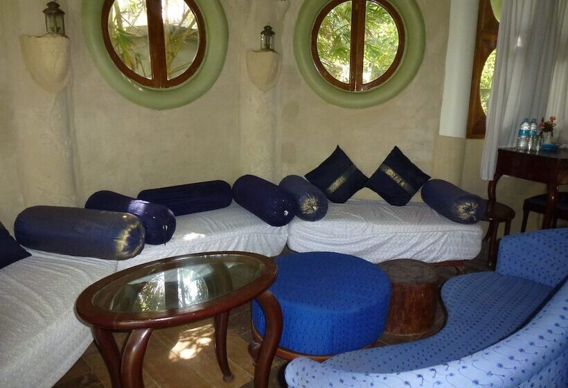 ホテル Eden Garden Ayurvedic Health Retreat