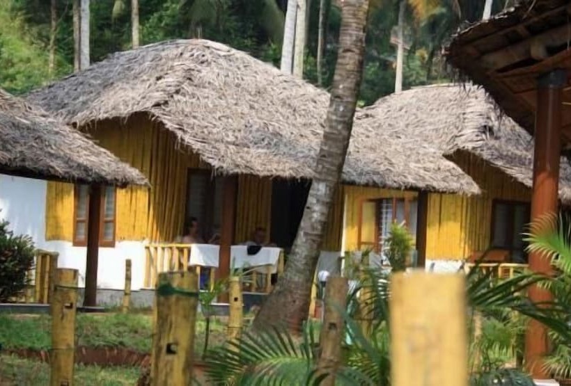 ホテル Eden Garden Ayurvedic Health Retreat