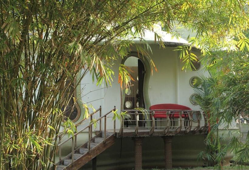 ホテル Eden Garden Ayurvedic Health Retreat