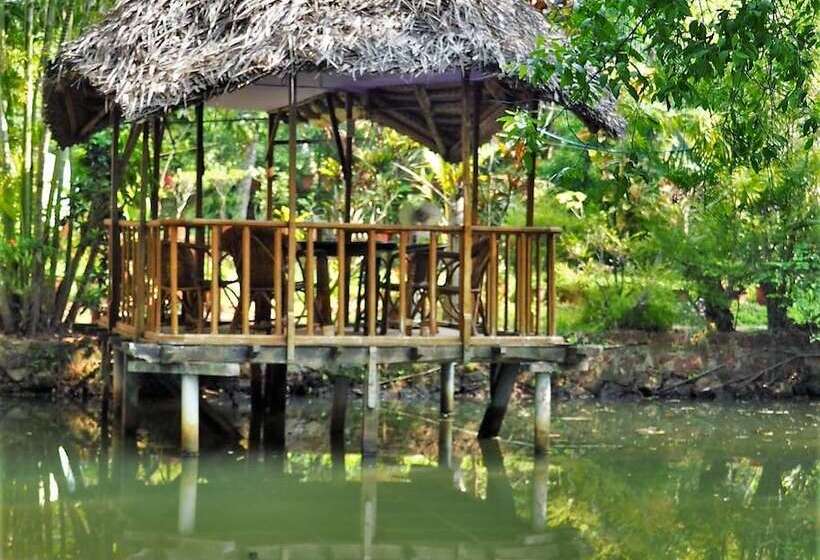 ホテル Eden Garden Ayurvedic Health Retreat