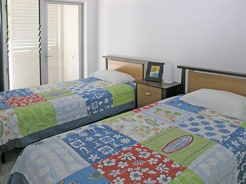 ホテル Island Views Beachfront Apartments