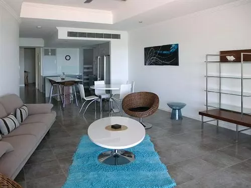 ホテル Island Views Beachfront Apartments