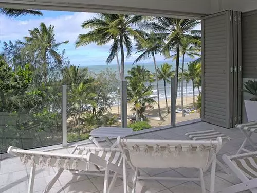 ホテル Island Views Beachfront Apartments