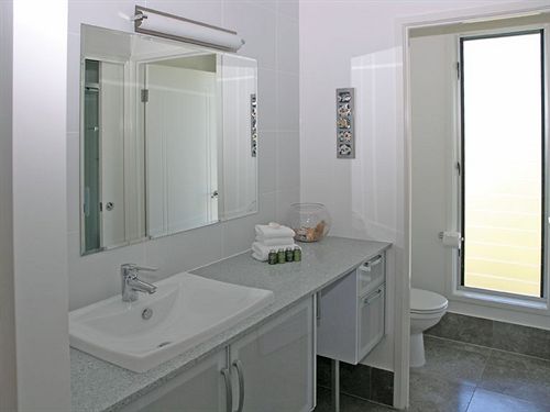 ホテル Island Views Beachfront Apartments