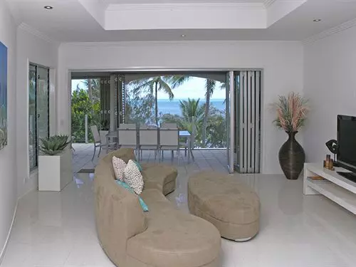 ホテル Island Views Beachfront Apartments