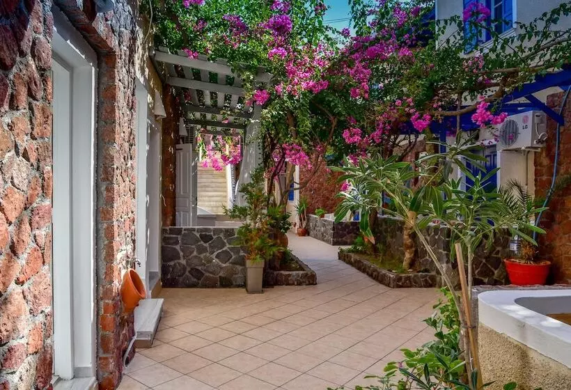 Отель King's Suites