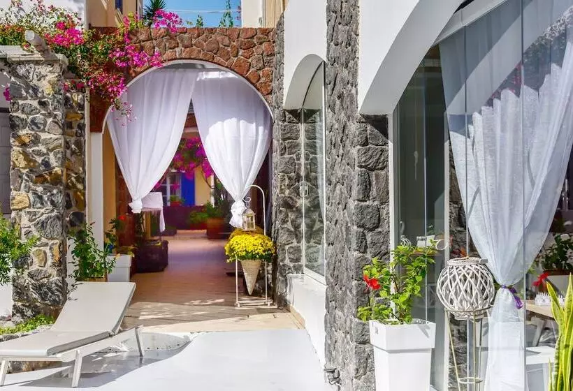 Отель King's Suites