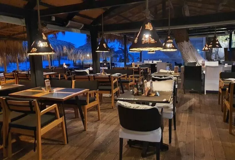 Отель King's Suites