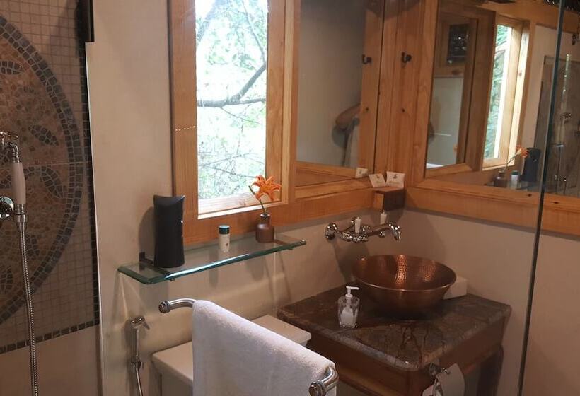 Отель The Machan