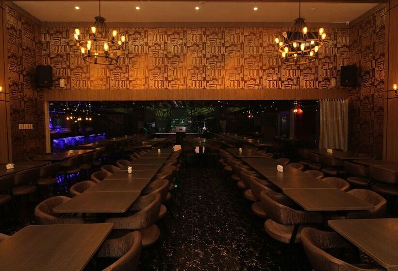 فندق Villa Caceres