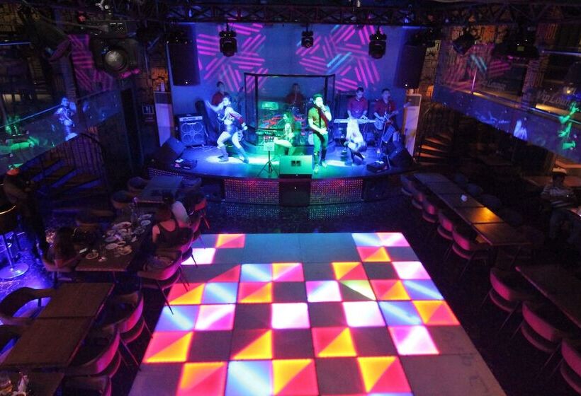 فندق Villa Caceres