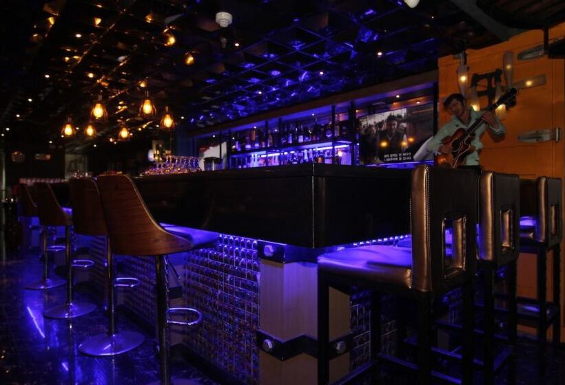 فندق Villa Caceres