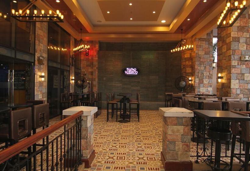 فندق Villa Caceres