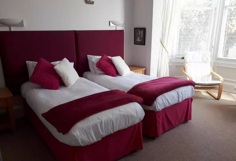 پانسیون Canadale Guest House