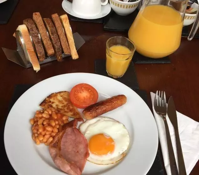 پانسیون Canadale Guest House