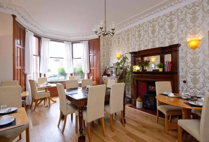 پانسیون Canadale Guest House