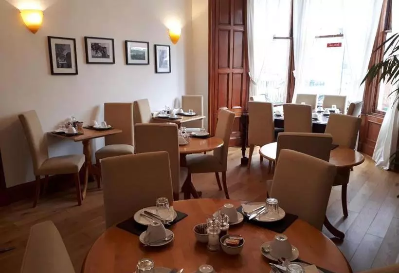 پانسیون Canadale Guest House