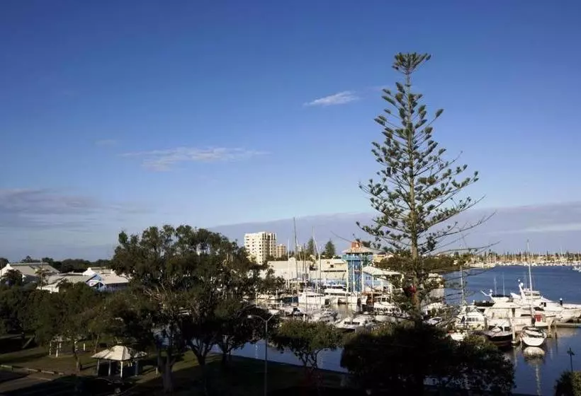 Riverdance Apartments