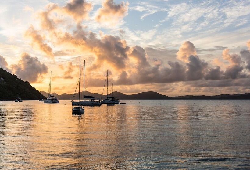 White Bay Villas And Beach Club