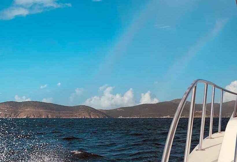 White Bay Villas And Beach Club