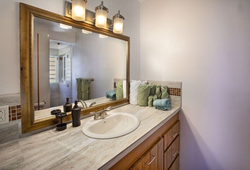 White Bay Villas And Beach Club