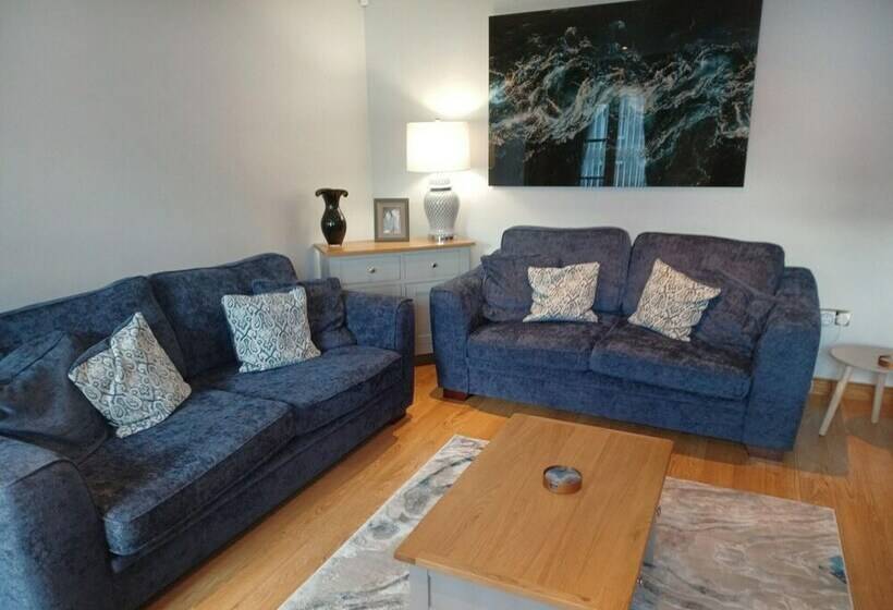 3bd Home From Home In Newtownabbey