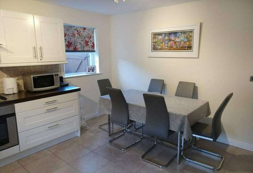 3bd Home From Home In Newtownabbey
