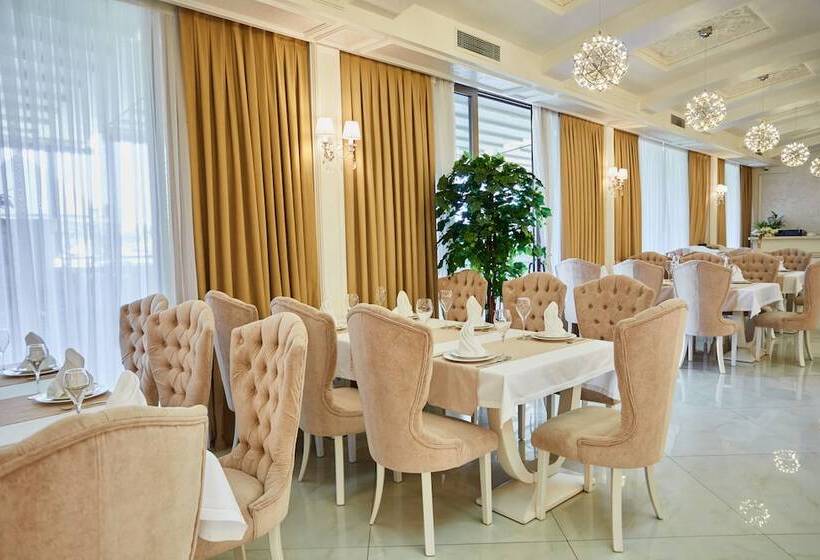 פונדק Royal Hotel Samarkand