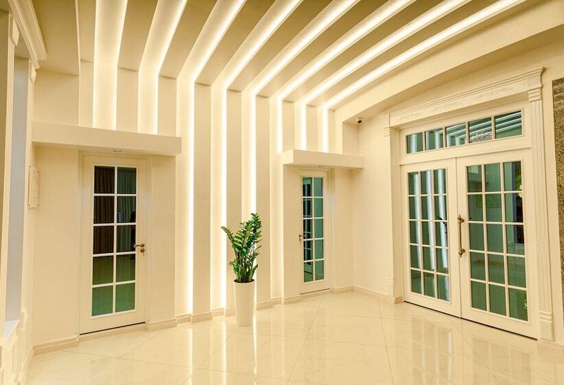 פונדק Royal Hotel Samarkand