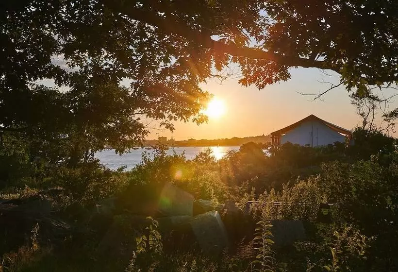 ホテル Fortland Island Campground