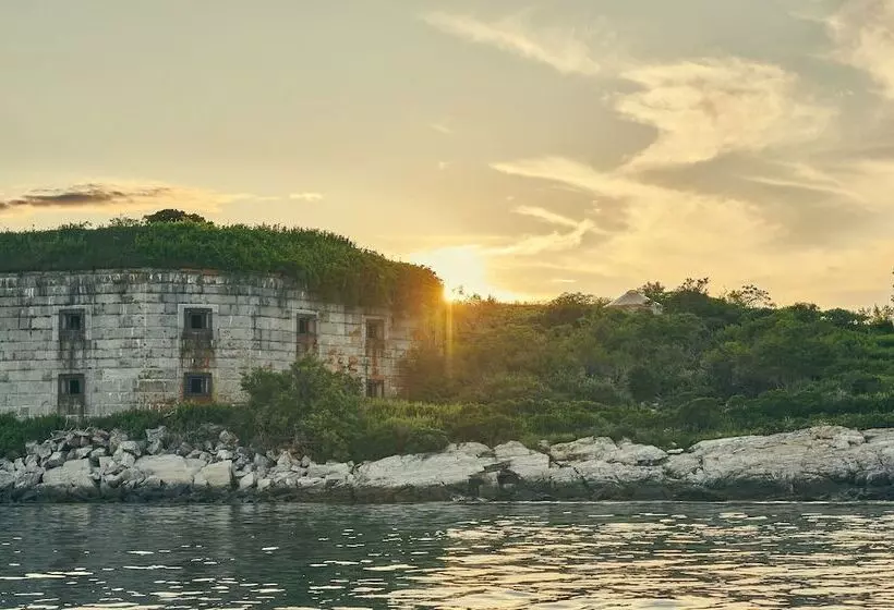 ホテル Fortland Island Campground