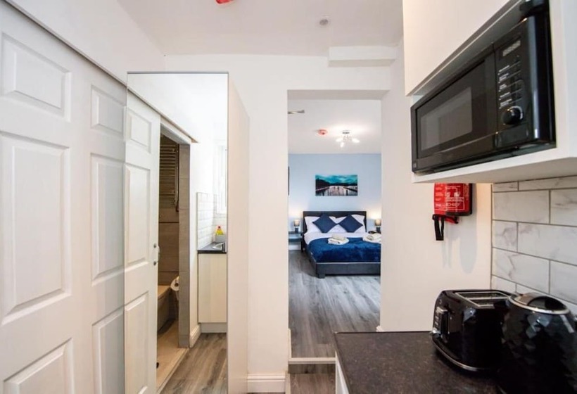 Отель Oyo Five Seasons  Liverpool City L7