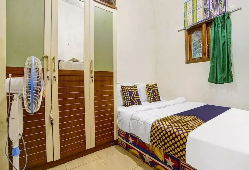 ホテル Oyo Homes 91089 Desa Wisata Air Terjun Way Kalam Syariah