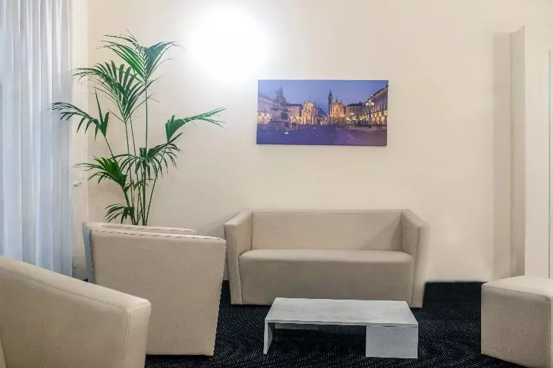 هتل Urbani