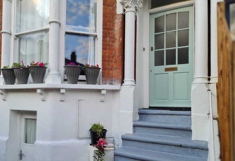 Резиденция 3 Bed House In London Self Contained In Ladywell