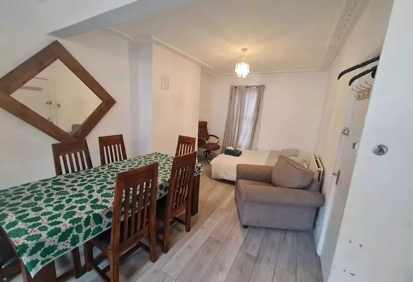 レジデンス 3 Bed House In London Self Contained In Ladywell