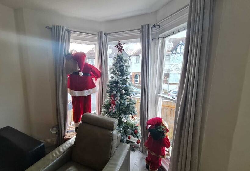 Резиденция 3 Bed House In London Self Contained In Ladywell