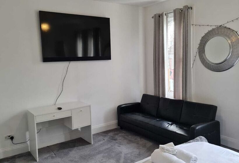 Резиденция 3 Bed House In London Self Contained In Ladywell