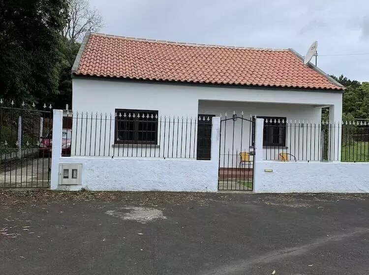 レジデンス Charming 3 Bed House