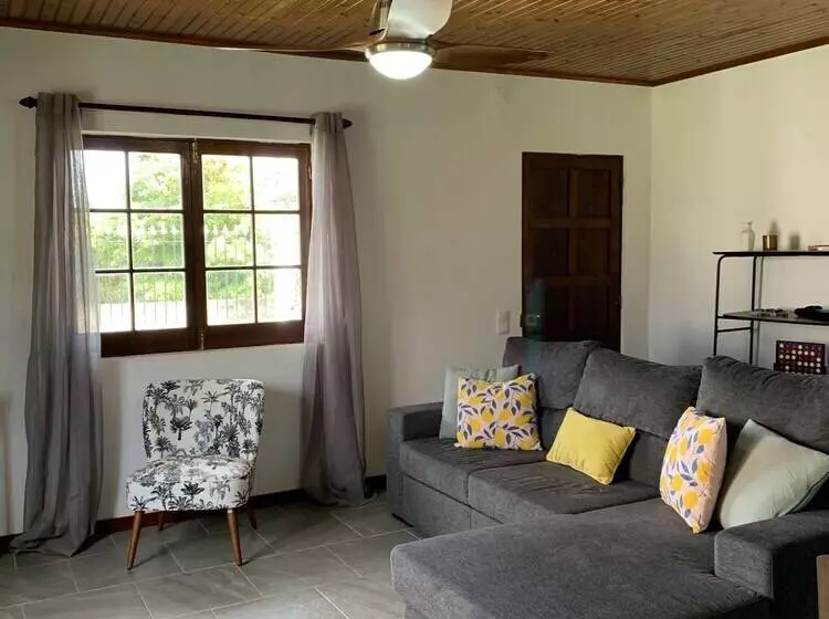 レジデンス Charming 3 Bed House