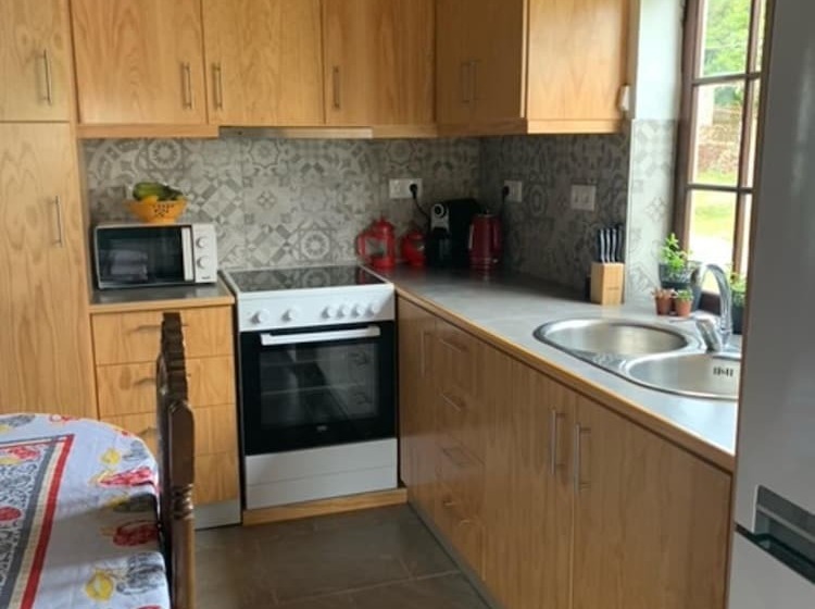 اقامتگاه Charming 3 Bed House