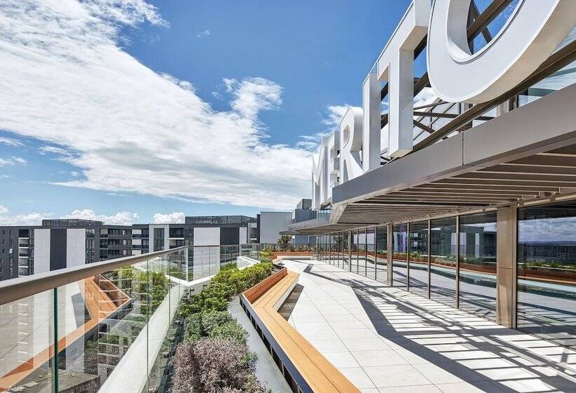 Hotel Meriton Suites Canberra