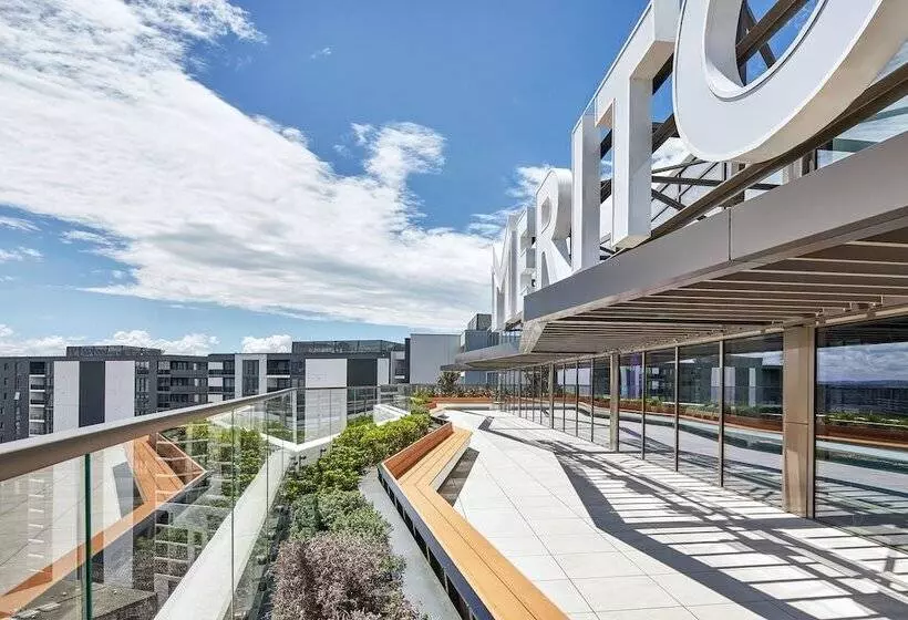 Hotelli Meriton Suites Canberra