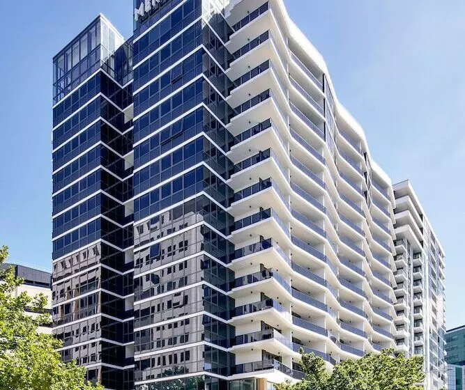 Hotelli Meriton Suites Canberra
