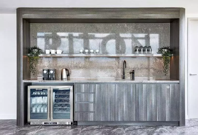 Hotelli Meriton Suites Canberra