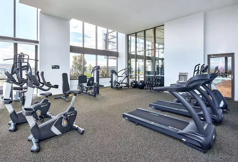 Hotelli Meriton Suites Canberra