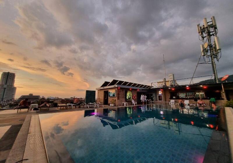 77 Patong Hotel & Spa